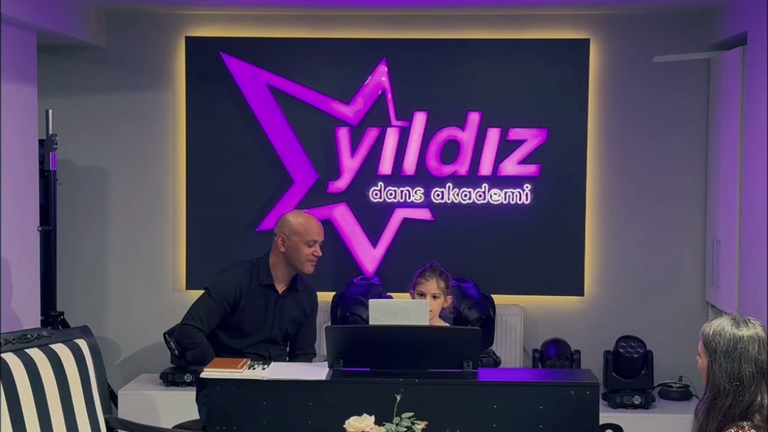 Piyano dersinden kare 3 - Yıldız Müzik Akademi